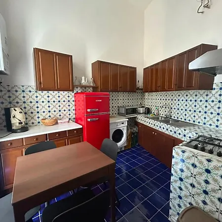 Conte Royal Chiaia Apartment *