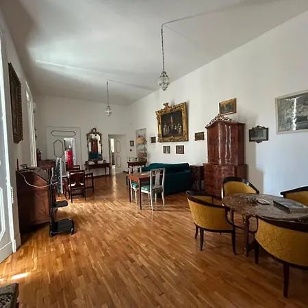 Contè Royal Chiaia *