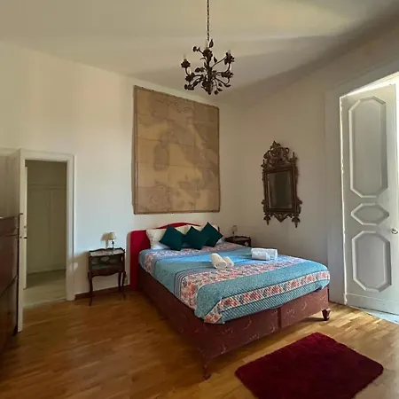 Contè Royal Chiaia Appartamento *