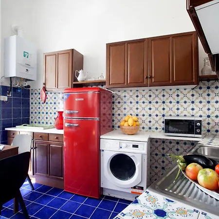 Apartment Conte Royal Chiaia