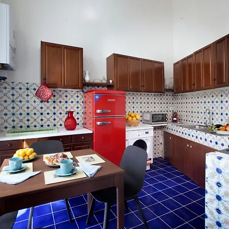 Conte Royal Chiaia Apartment Neapel